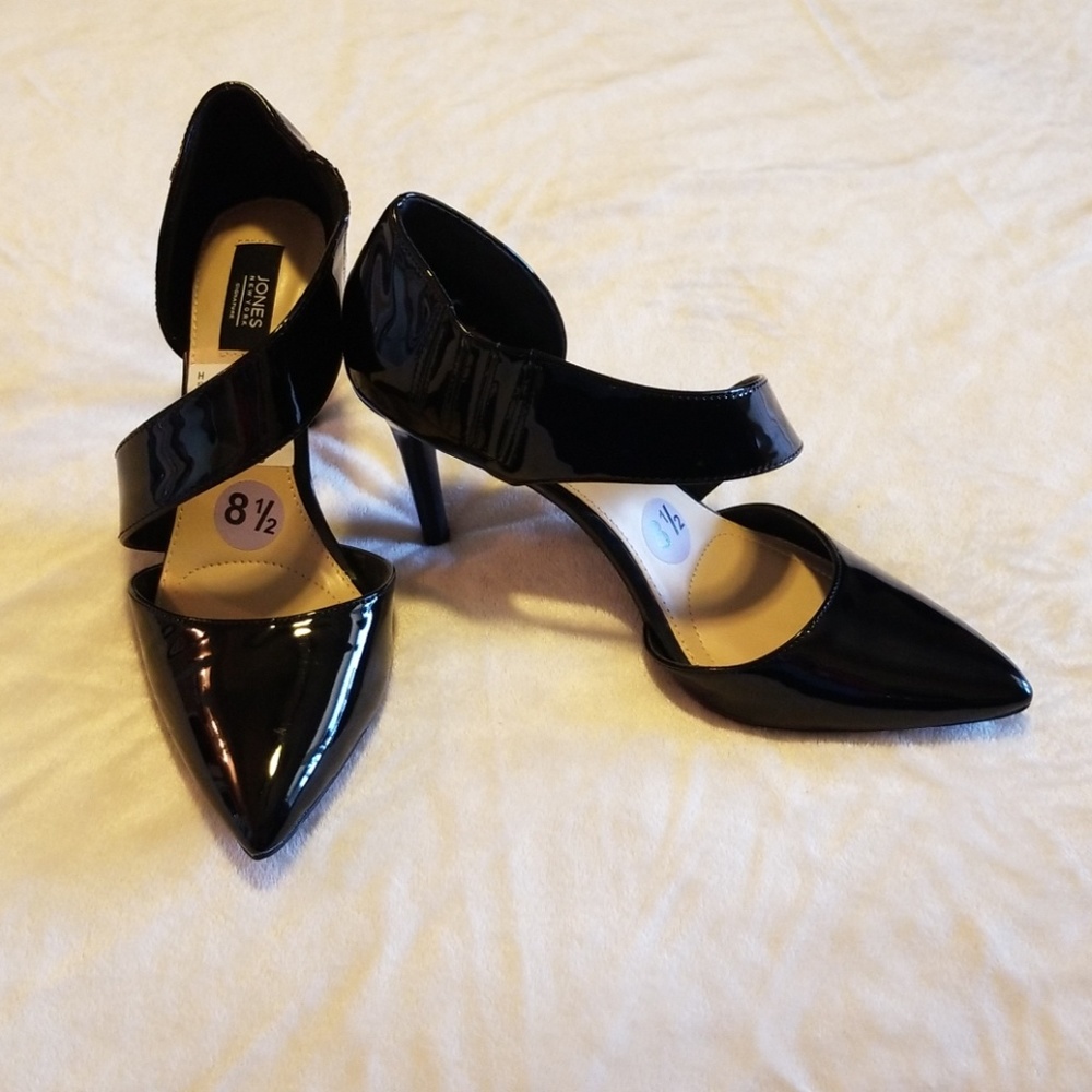 New with tags black patent high heels
